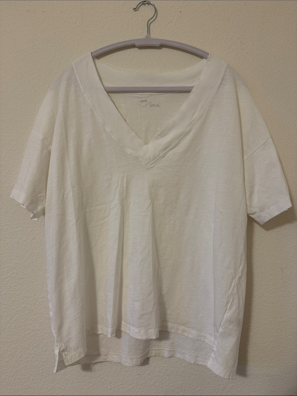 Aerie size small oversized white v-neck short sleeve tee shirt